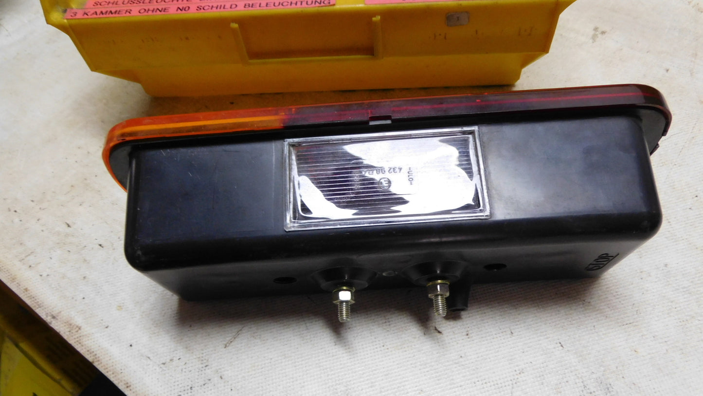 Schlusslicht mit Kennzeichenbeleuchtung 3586515 Ulo Kässbohrer