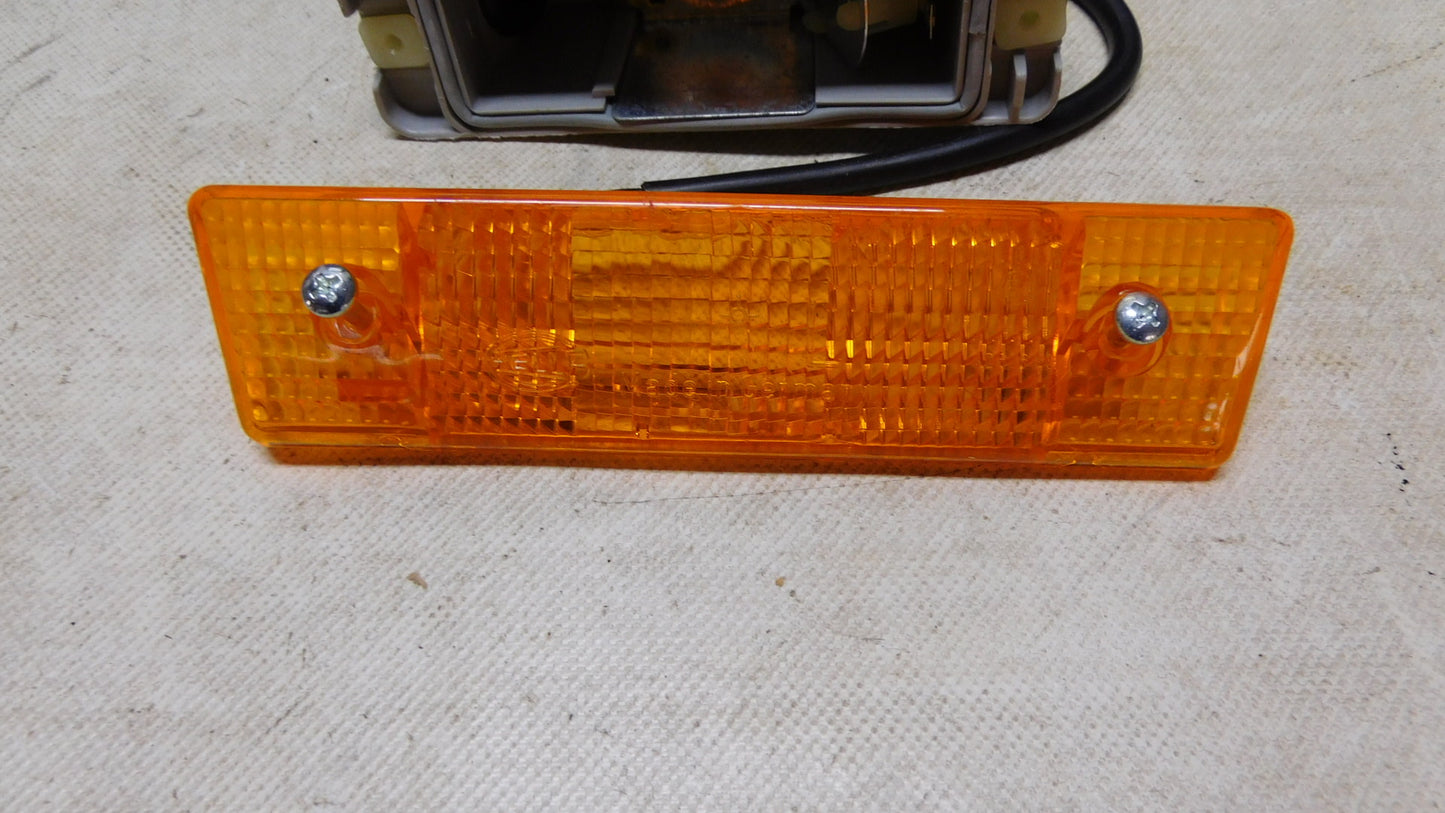 Blinker links gelb 2BA003817051 Hella VW Passat B2 32b Bj. 80-85