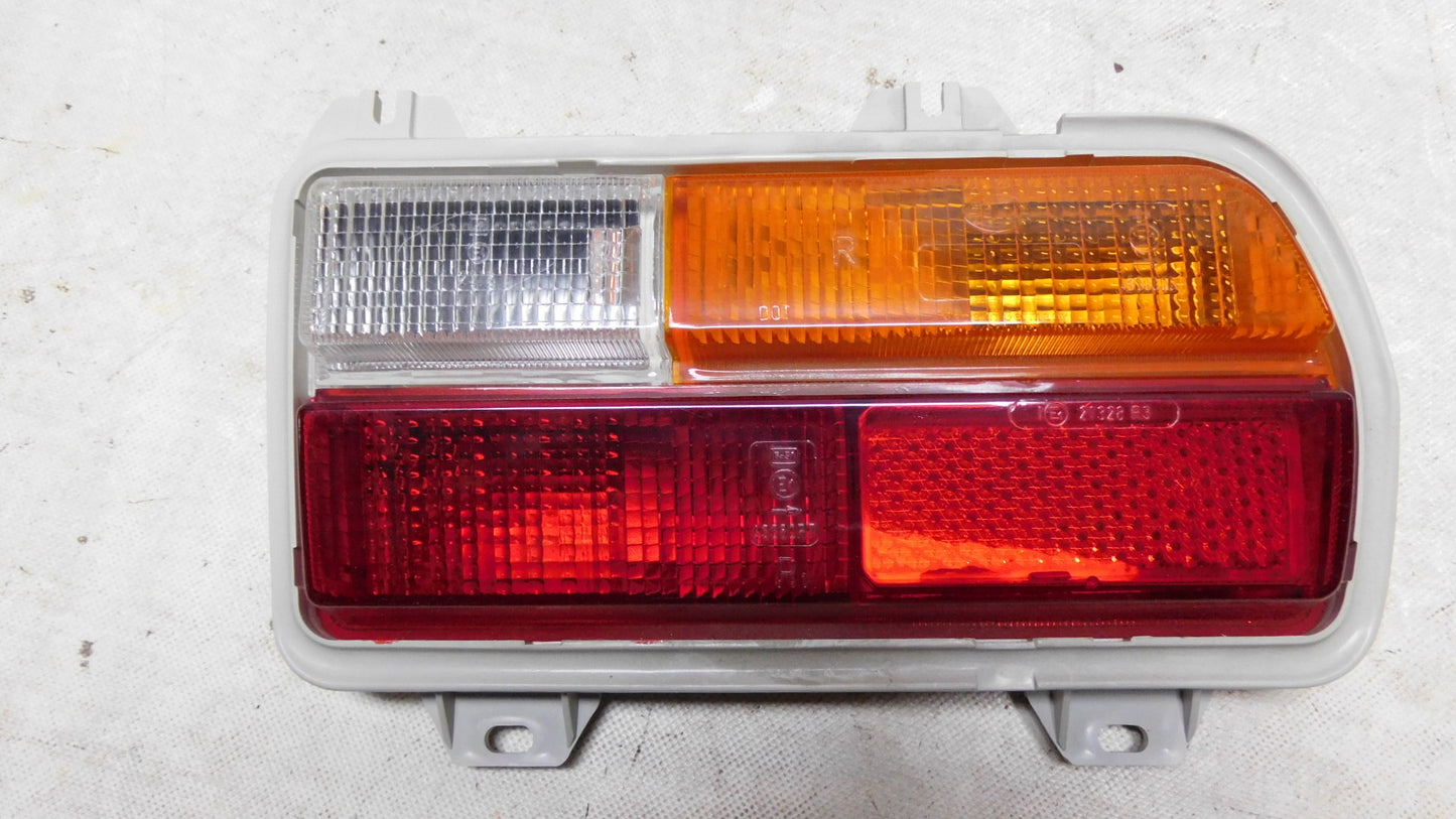 Rückleuchte mit Lampenträger rechts 2VP002581021 Hella Audi 80 B1 Bj. 73-77