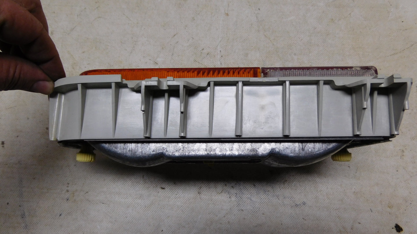Rückleuchte mit Lampenträger rechts 2VP002581021 Hella Audi 80 B1 Bj. 73-77