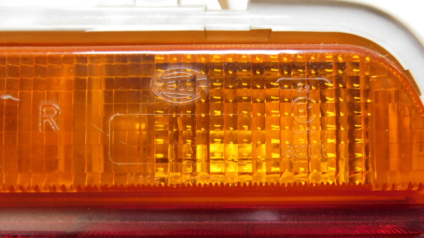 Rückleuchte mit Lampenträger rechts 2VP002581021 Hella Audi 80 B1 Bj. 73-77