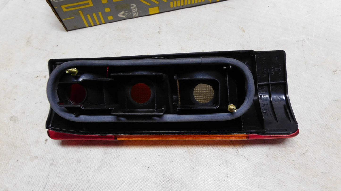 Rückleuchte rechts 7701035364 Renault Rapid Kastenwagen F40 G40