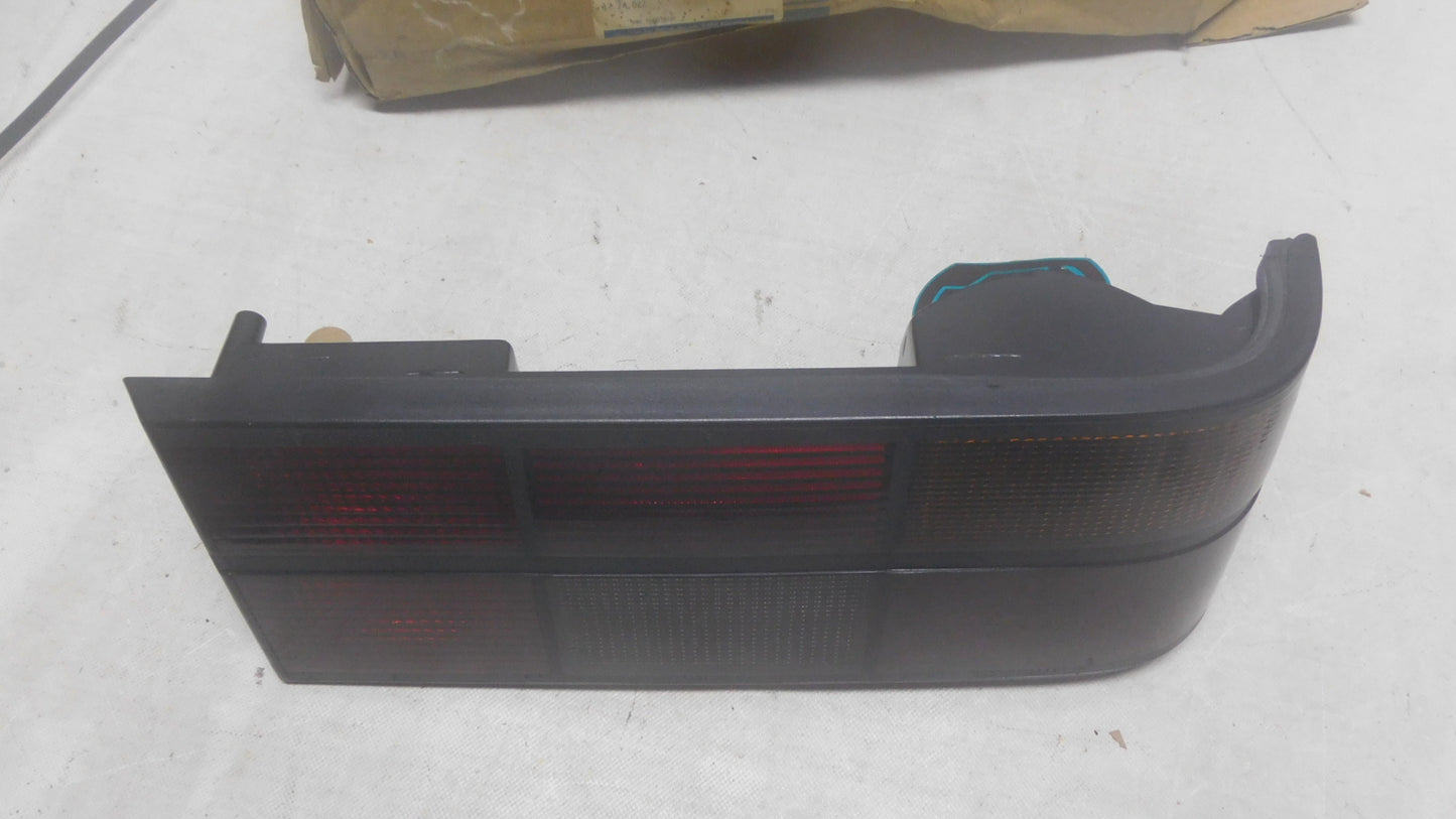 Heckleuchte Schlussleuchte rechts 1224022 90046314 Opel Monza Senator A