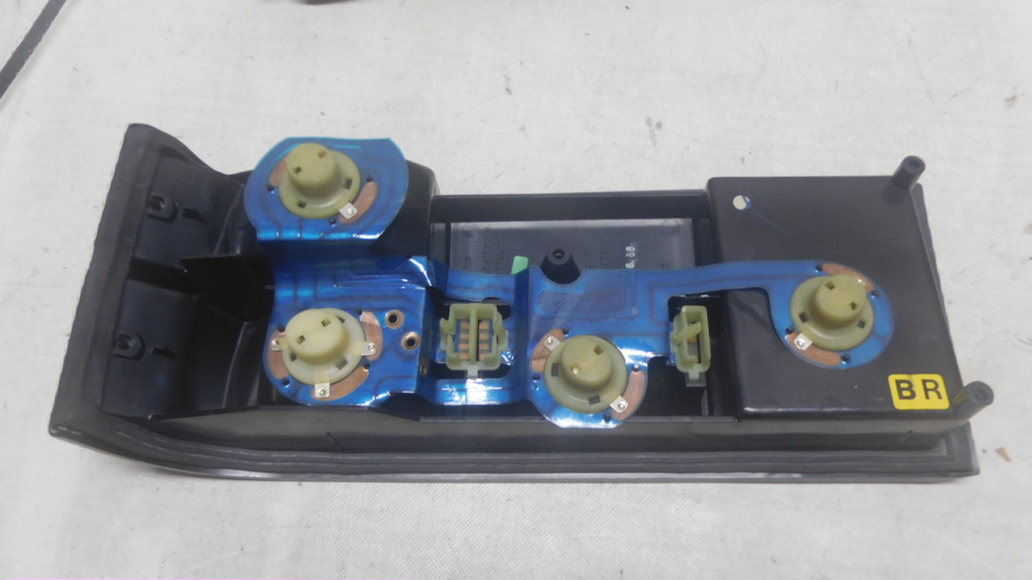 Heckleuchte Schlussleuchte rechts 1224022 90046314 Opel Monza Senator A