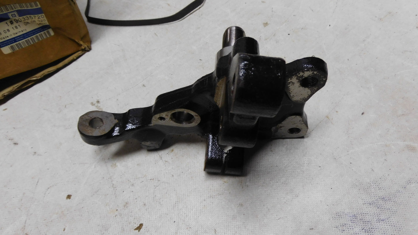 Achsschenkel Aufhängung links 308181 90335720 Opel Omega A Senator B