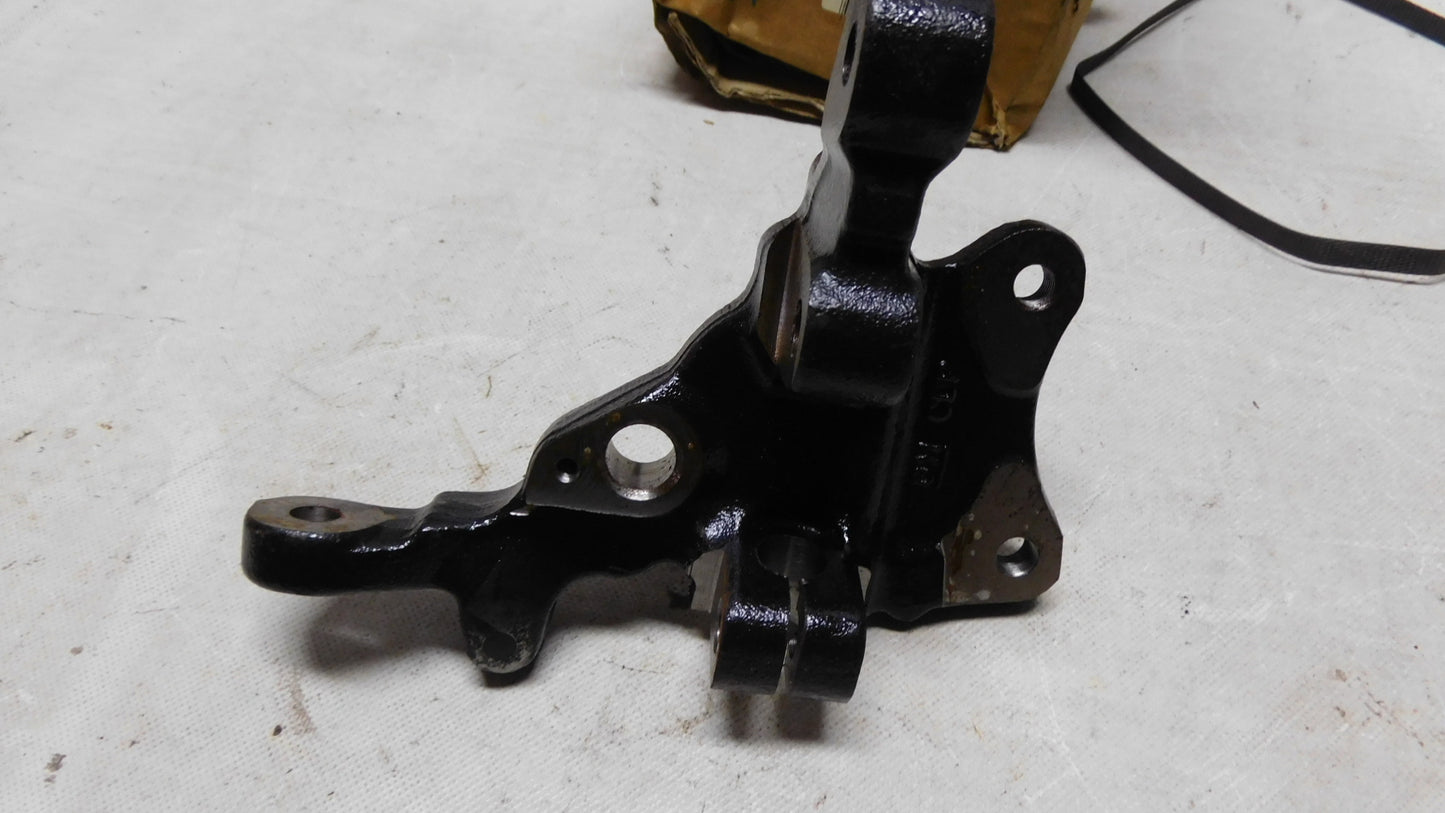 Achsschenkel Aufhängung links 308181 90335720 Opel Omega A Senator B
