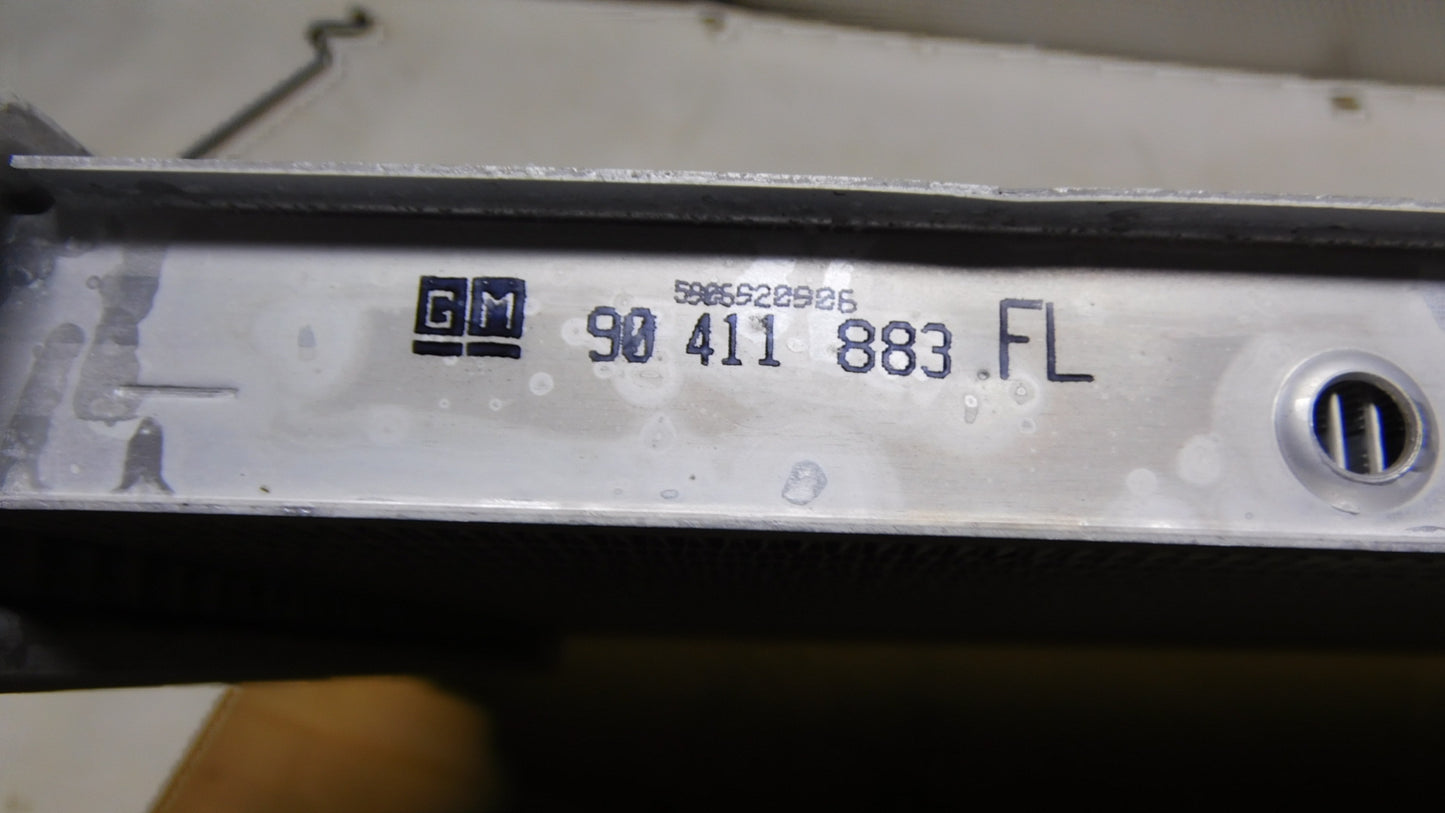 Kühler Motorkühler 1300114 90411883 Opel Astra F 1.4 1.6 L FH FL