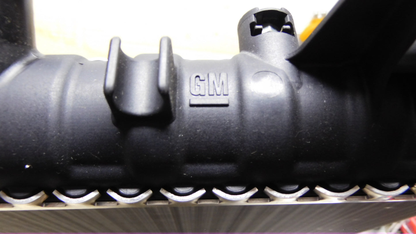 Kühler Motorkühlung Schaltgetriebe mit Klimaanlage 1300195 9119481 Opel Astra G X12XE Z12XE
