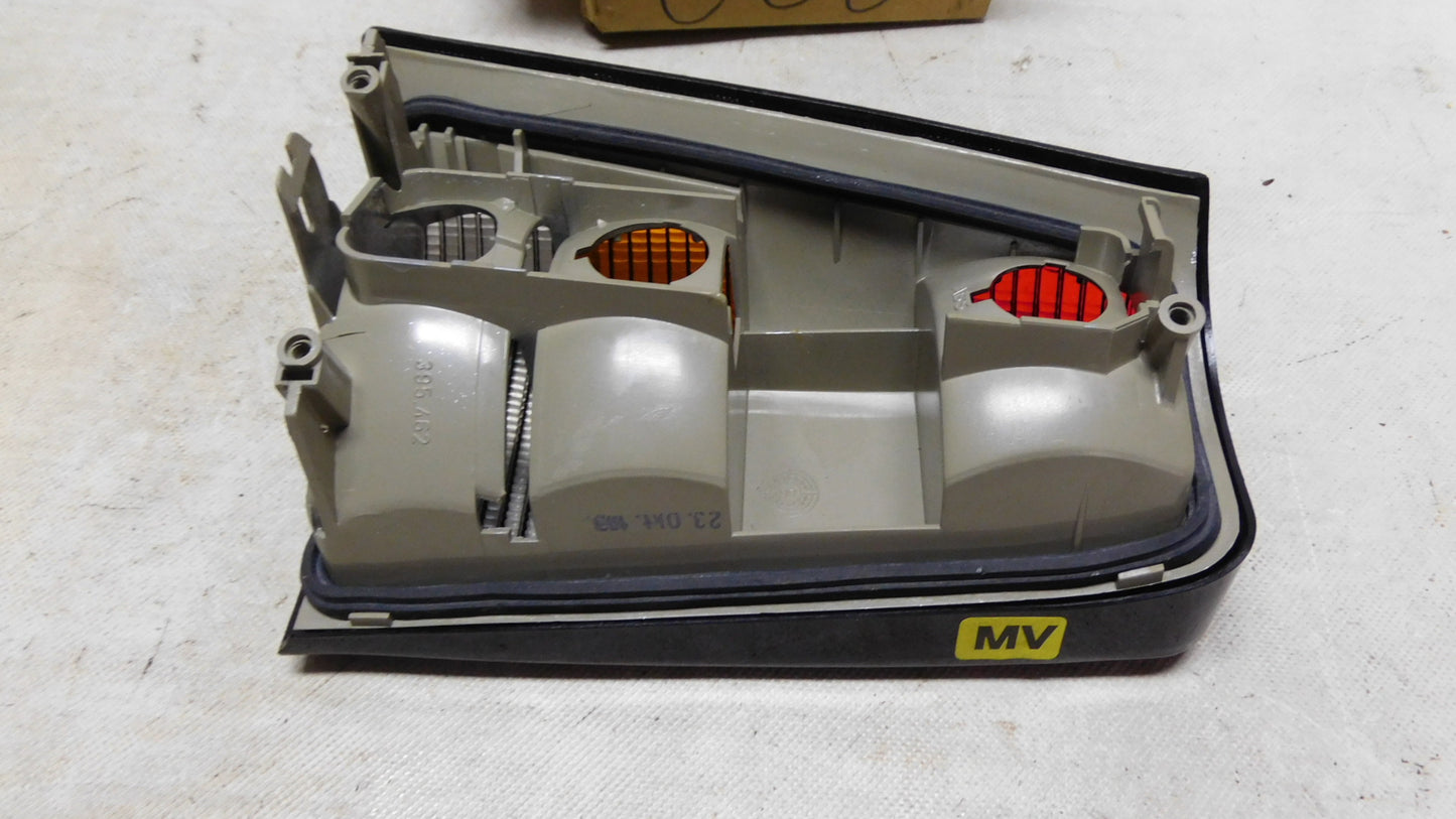 Heckleuchte Rückleuchte rechts 1223066 90008408 Opel Kadett E GSi