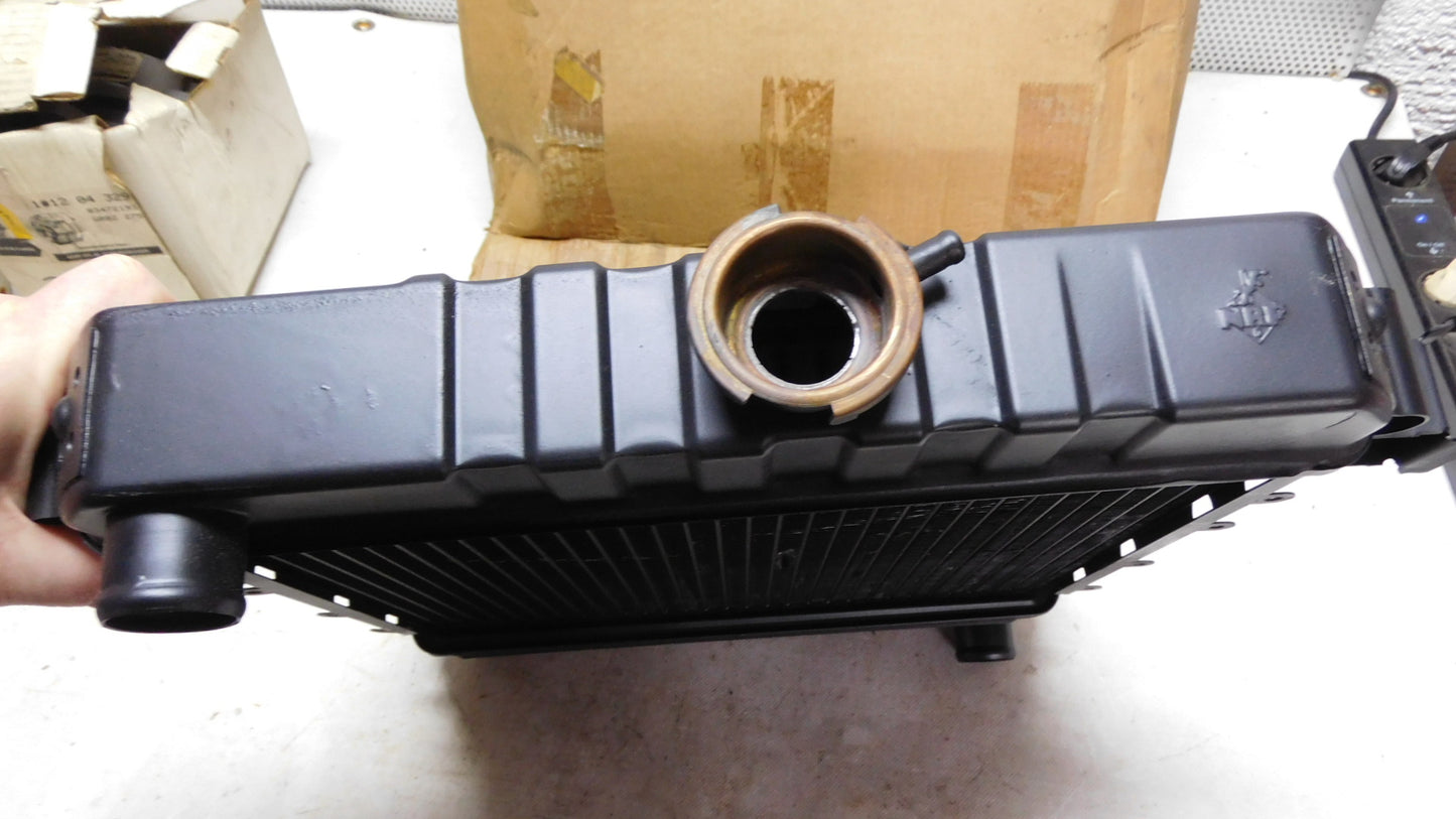 Kühler Wasserkühler 1302126 90027819 Opel Manta Ascona Kadett C