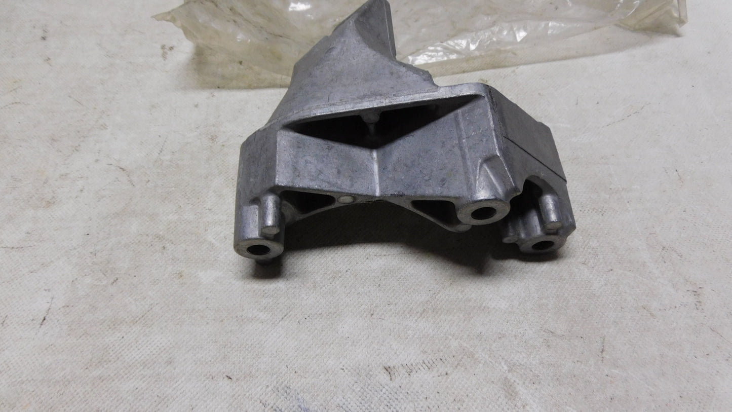 Halter Motorhalter 684808 90497256 Opel Vectra B 1,8 16V X18XE