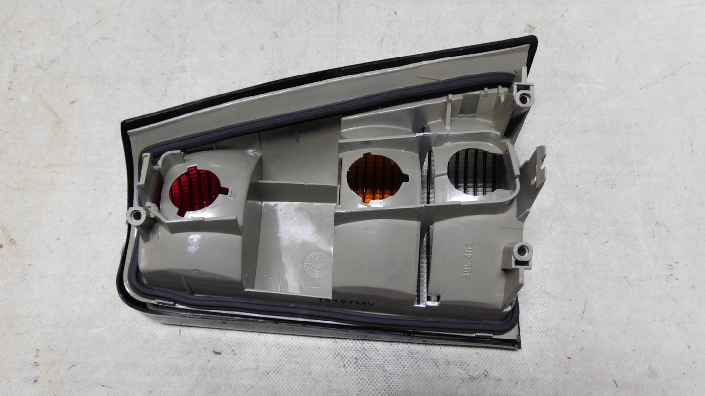 Heckleuchte Rückleuchte links 1223060 90007601 Opel Kadett E GSi