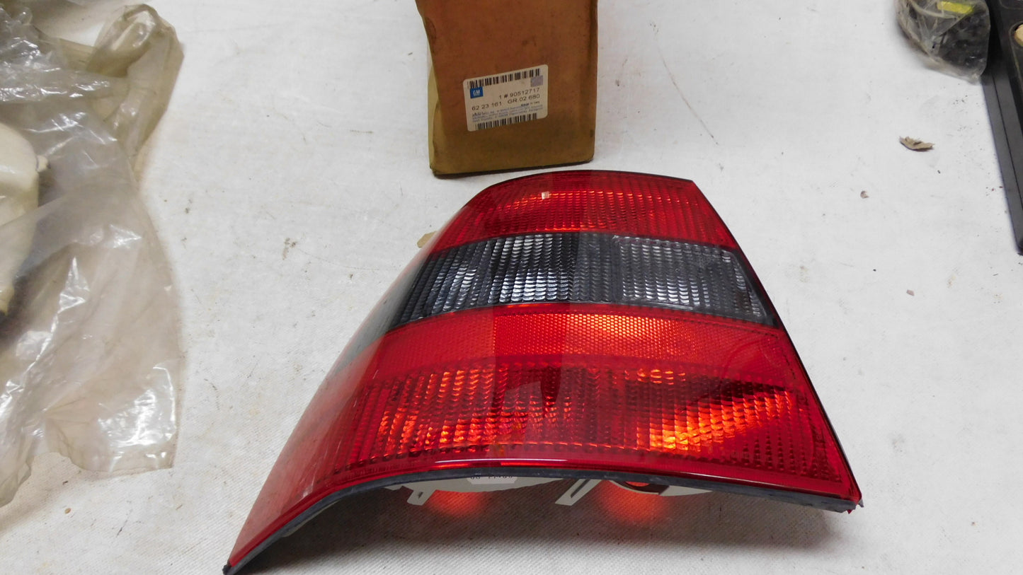 Rückleuchte Heckleuchte links 6223161 90512717 Opel Vectra B J96