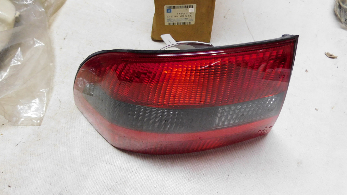 Rückleuchte Heckleuchte links 6223161 90512717 Opel Vectra B J96