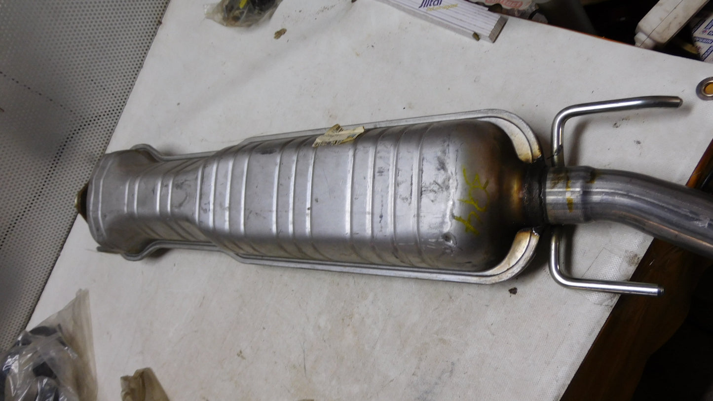 Mittelschalldämpfer Schalldämpfer 852394 24422461 Opel Vectra B 1.8 - 2.6 1995 - 2003
