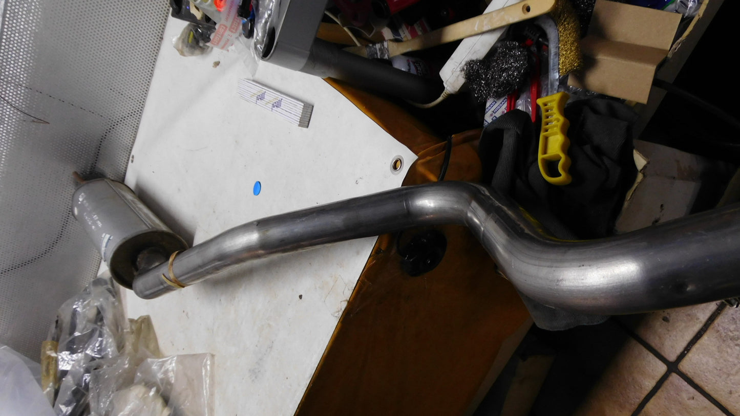 Auspuff Mitteltopf Mittelschalldämpfer 5852812 90448221 Opel Astra F 1,8 2,0 16V Kombi