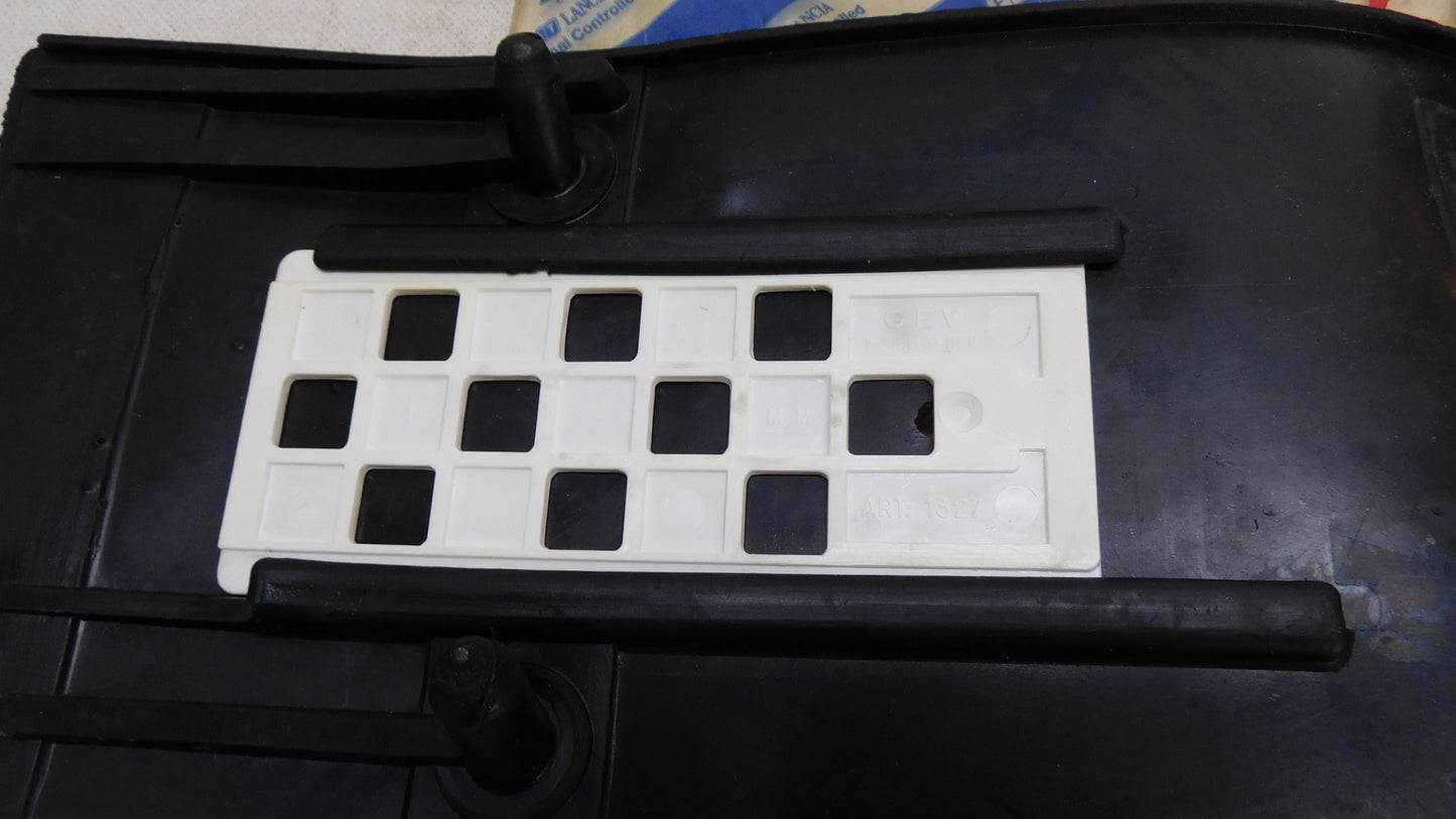 Kühlerabdeckung 46220105 Art. 2702 Fiat Uno altes Modell - 89