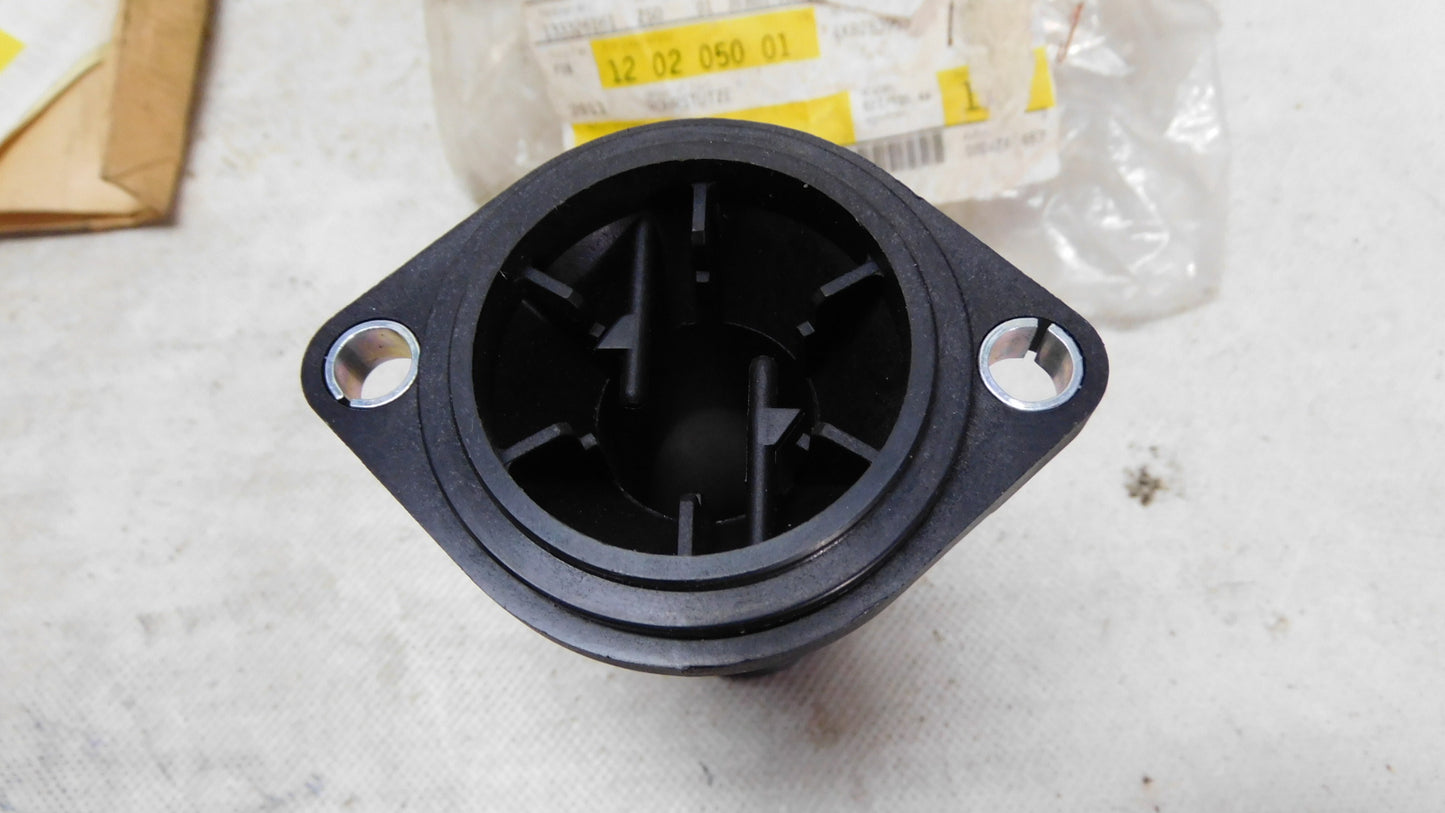 Stutzen Flansch Kühlwasser Kühlmittelflansch 038121121 VW Audi Skoda
