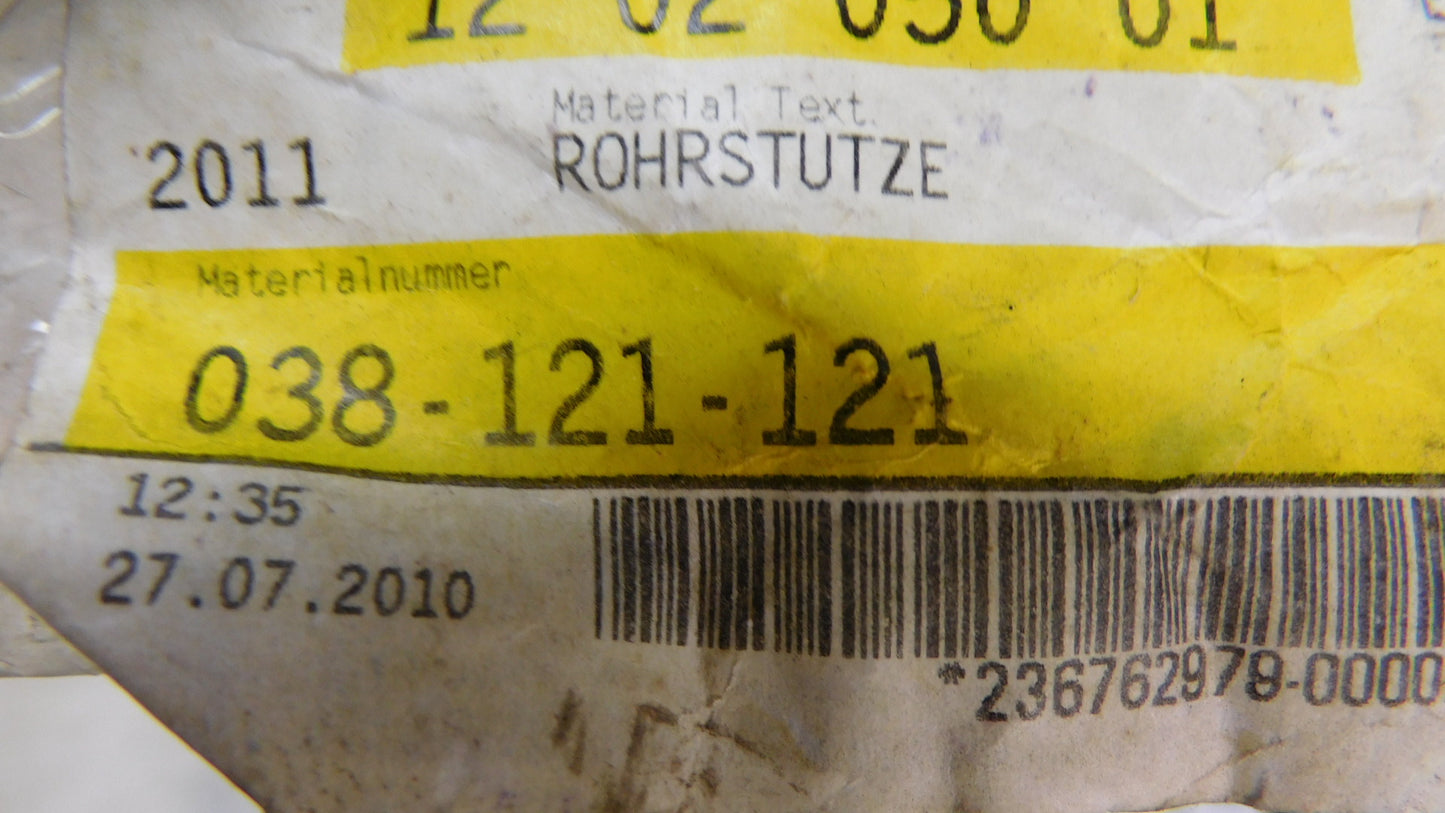 Stutzen Flansch Kühlwasser Kühlmittelflansch 038121121 VW Audi Skoda