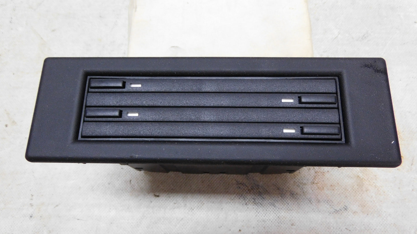 CD Fach Ablage Gehäuse schwarz 1782094 90437597 Opel Astra F G Frontera B