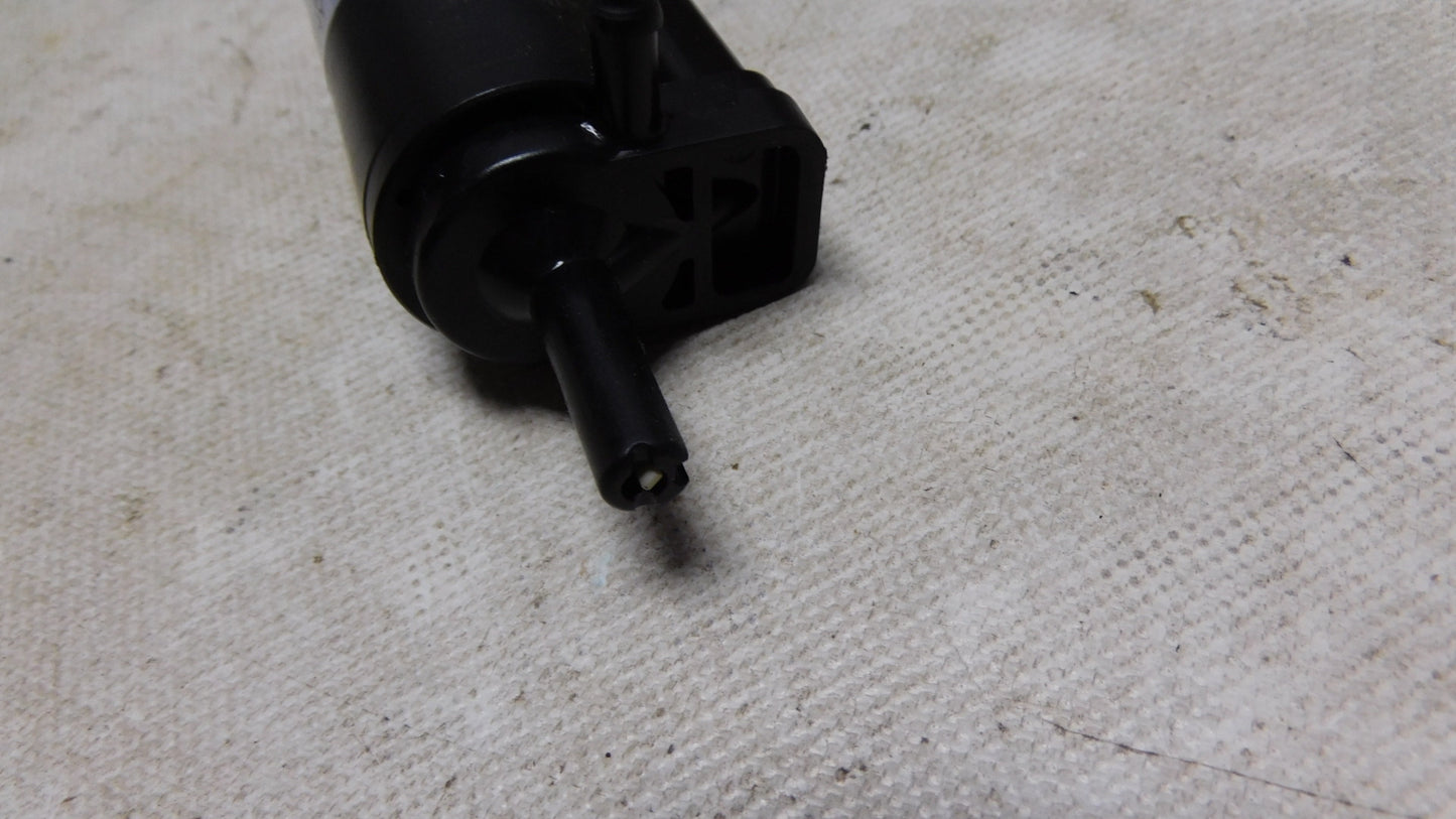 Scheibenwaschpumpe Waschwasserpumpe 24V 81264856033 MAN TGA TGX TGL TGS
