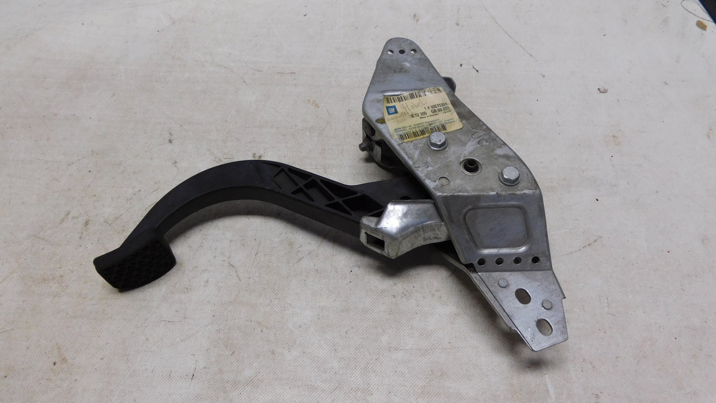 Kupplungspedal Strebe Halterung 90575381 Opel Astra G Zafira A