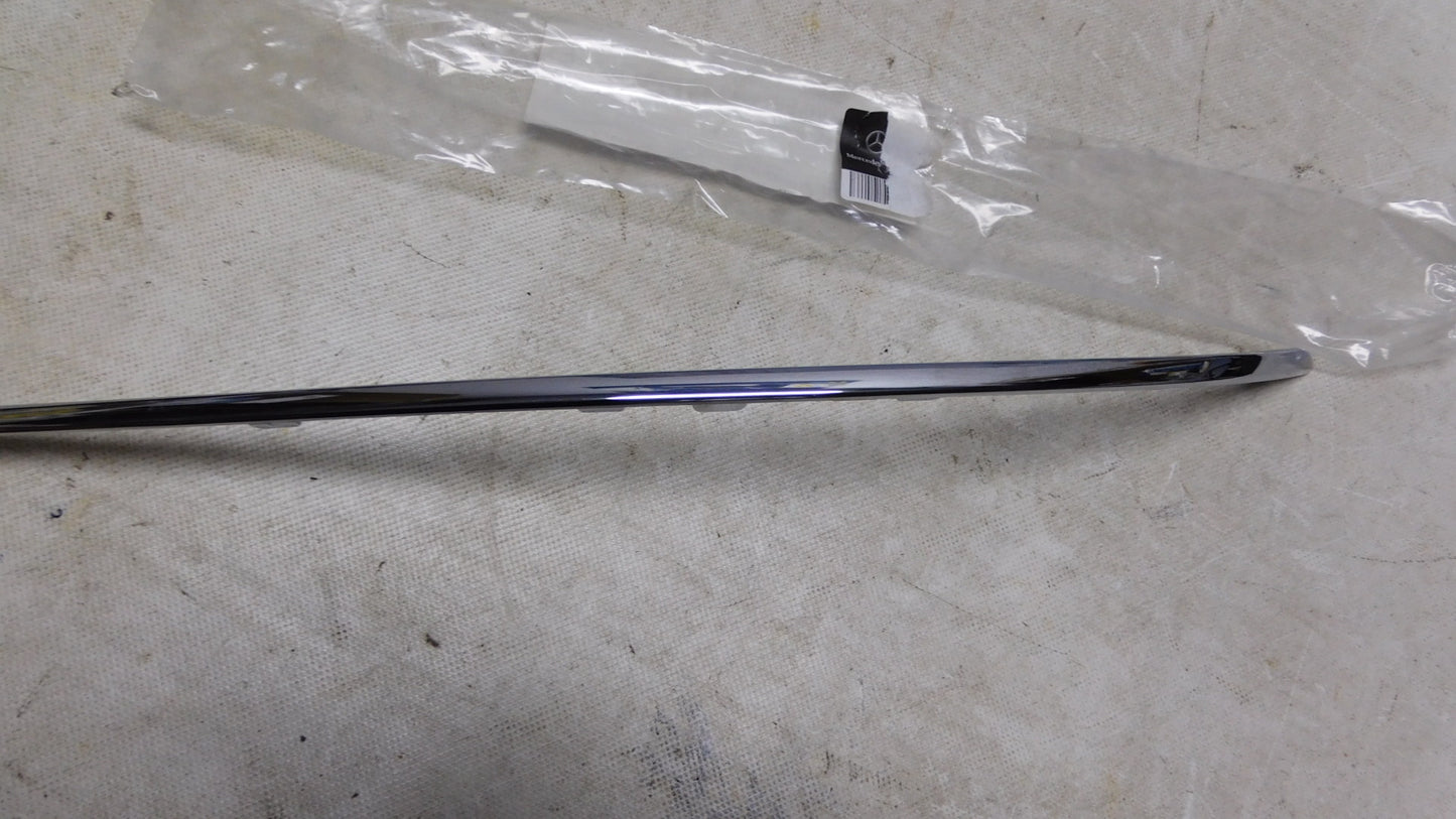 Stoßstange Leiste vorne links Chrom A2048850721 Mercedes C Klasse W204 07-10