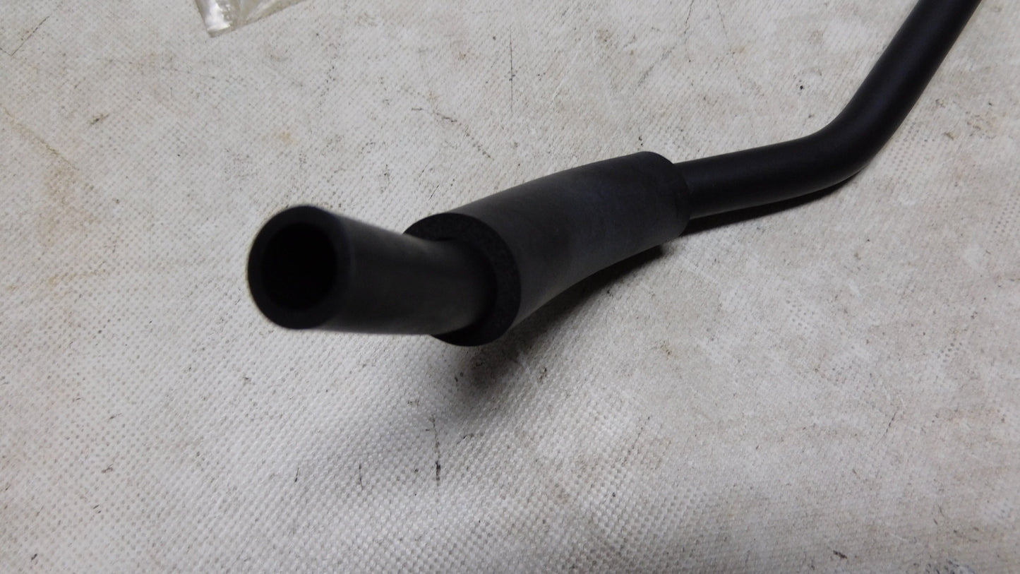 Schlauch Entlüftungsschlauch 5656045 97113159 Opel Campo Isuzu Pickup Chevrolet LUV