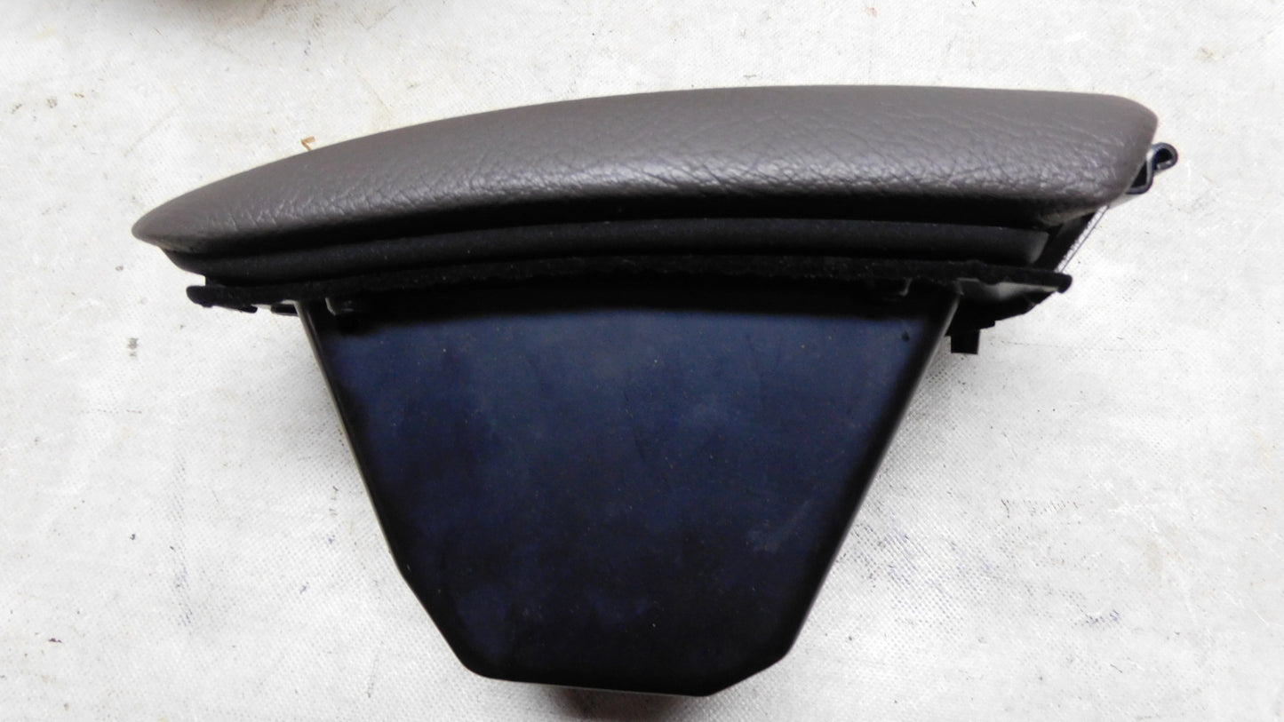 Armlehne Mittelkonsole Konsole 196671 90437731 Opel Omega B