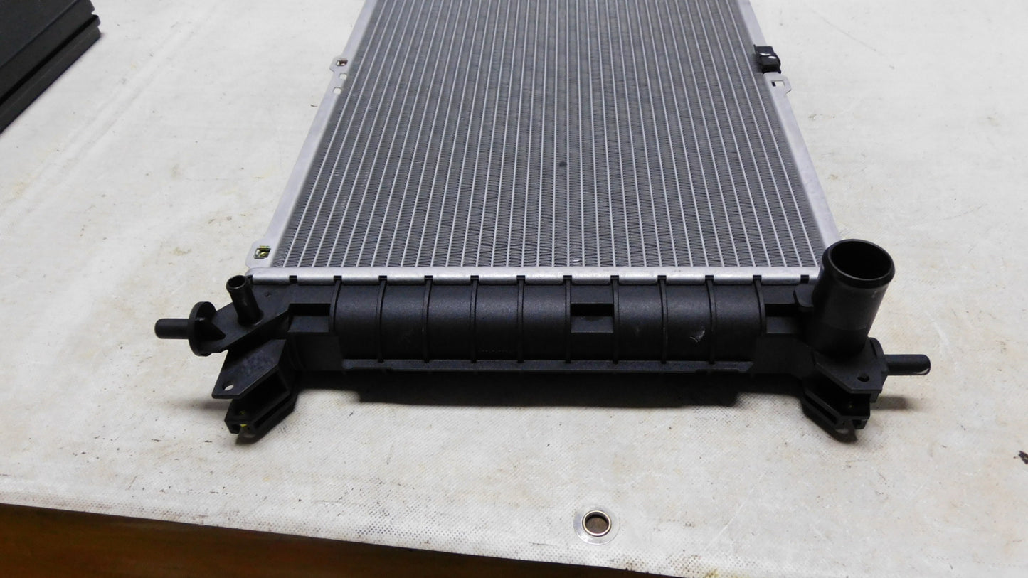 Kühler Wasserkühler Motorkühler 6302011 90510645 Opel Astra F