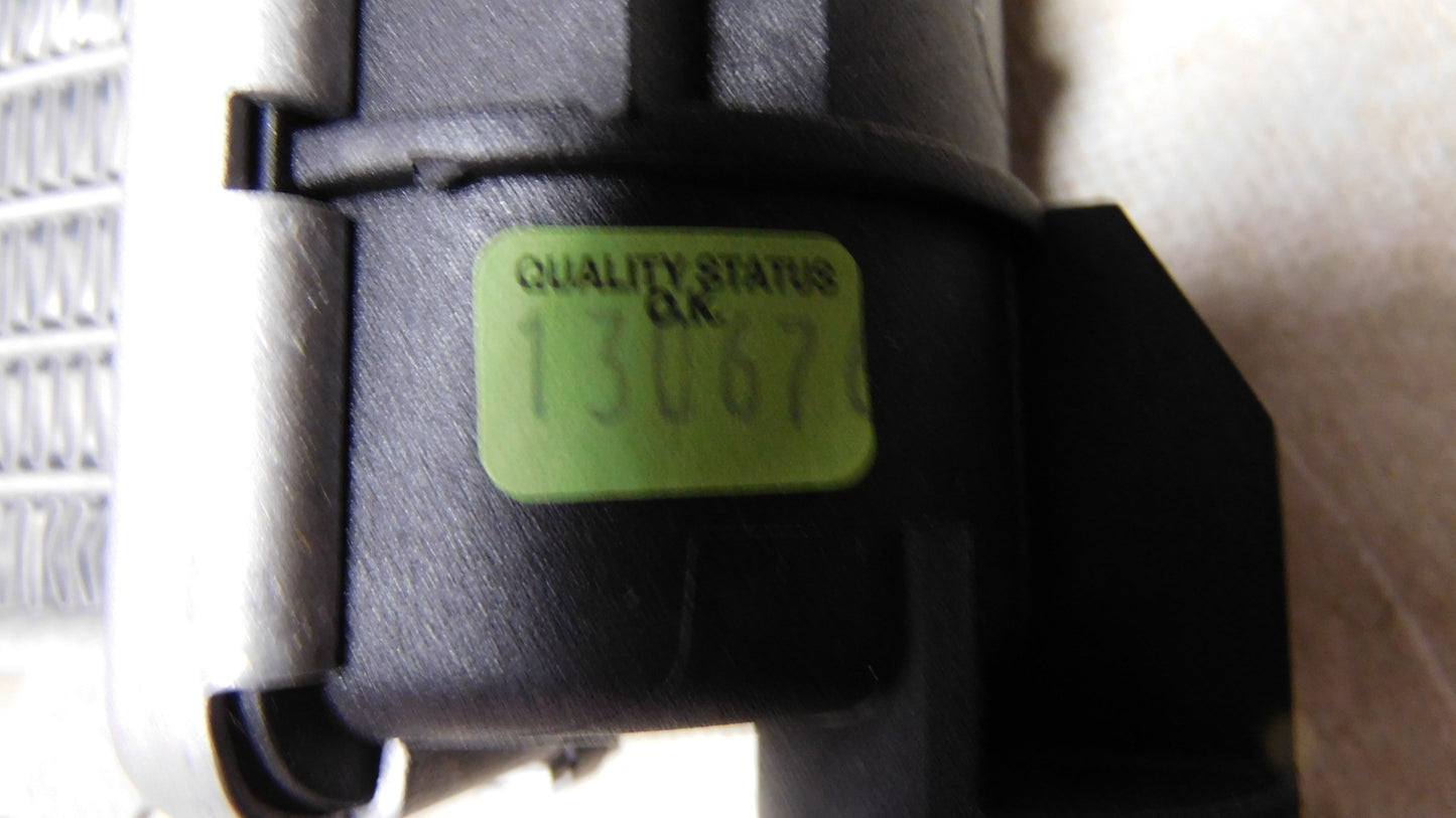 Kühler Wasserkühler Motorkühler 6302011 90510645 Opel Astra F
