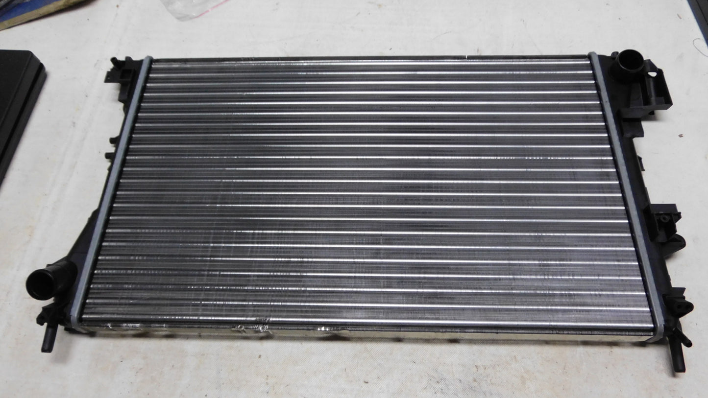 Kühler Wasserkühler Motorkühler 95524868 Opel Vectra C Signum Hyundai Saab Cadillac
