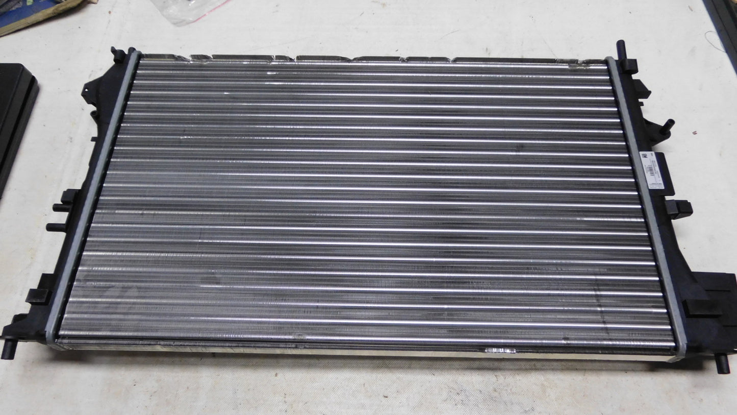 Kühler Wasserkühler Motorkühler 95524868 Opel Vectra C Signum Hyundai Saab Cadillac