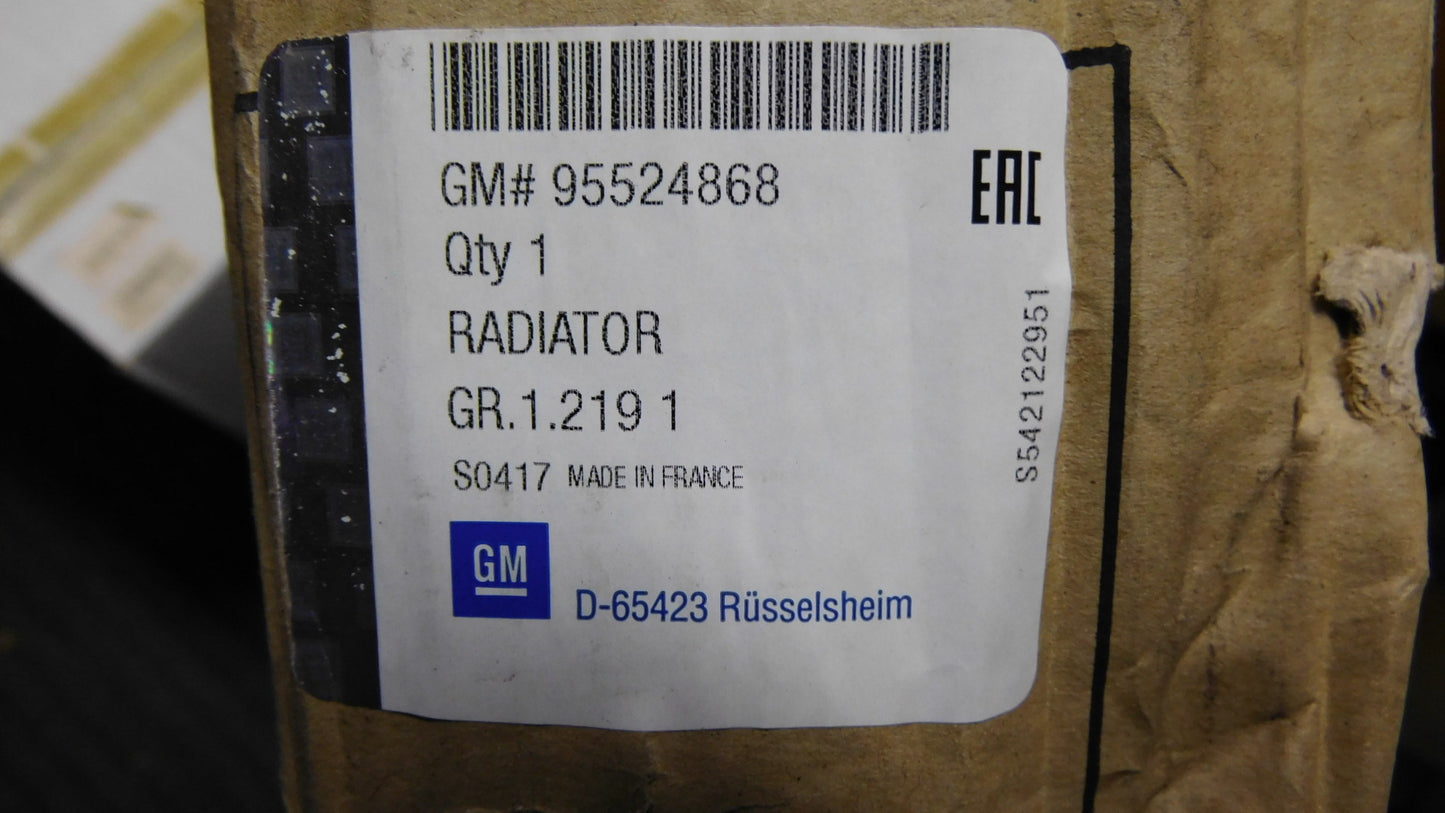Kühler Wasserkühler Motorkühler 95524868 Opel Vectra C Signum Hyundai Saab Cadillac