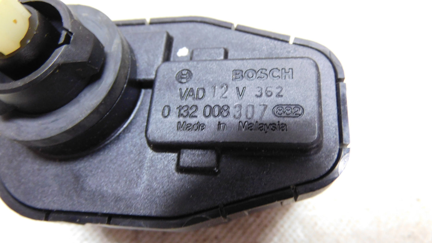 Stellmotor Leuchtweitenregulierung Scheinwerfer 1207131 90213608 Opel Senator B
