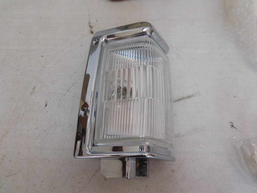 Standlicht rechts Chrom Lamp Assy Clear Side Marker Lamp B617065G00 Nissan Terrano WD21