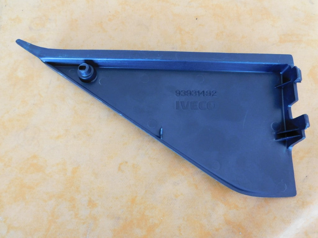 Abdeckung Türverkleidung vorne rechts 93931492 IVECO Daily II 89-99