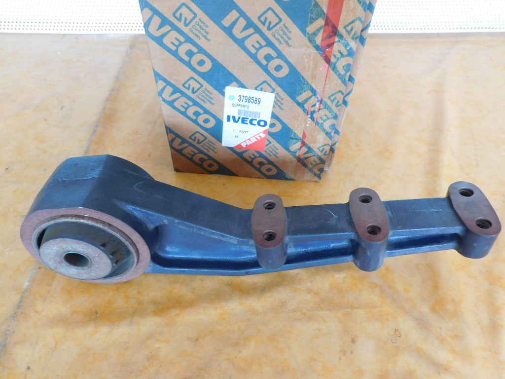 Stütze Tragarm Querlenker Träger 3798589 IVECO