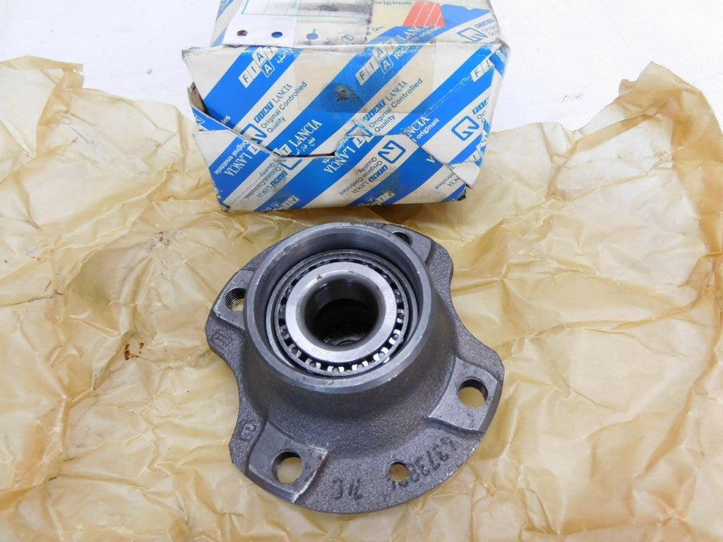 Radnabe Nabe vorne mit Radlager 4373831 Fiat 126 P