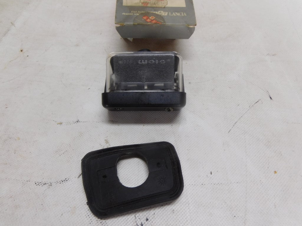 Kennzeichenleuchte Lampe Fiat 242 5449560
