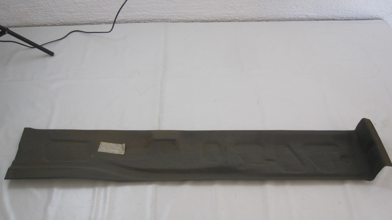 Bodenblech vorn rechts 104252 Audi 50 VW Polo Derby Typ 86