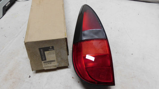 Rückleuchte links 7701040958 Renault Laguna 1 Grandtour 1994-2001