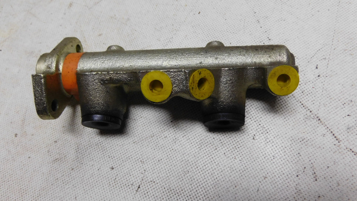 Hauptbremszylinder 7701348726 Renault 4 5 Kastenwagen Schrägheck