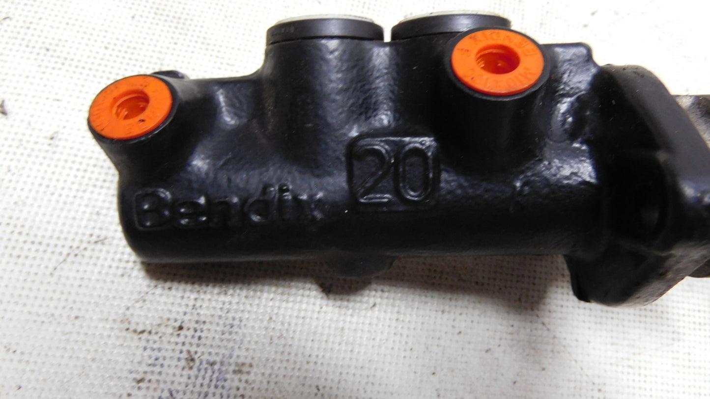 Hauptbremszylinder 7701204609 Renault Clio Megane 19