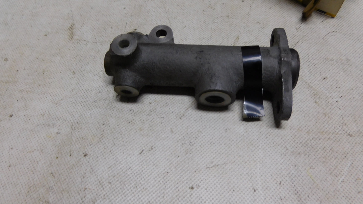 Hauptbremszylinder 7700511245 Renault 4 6 Kombi Rodeo