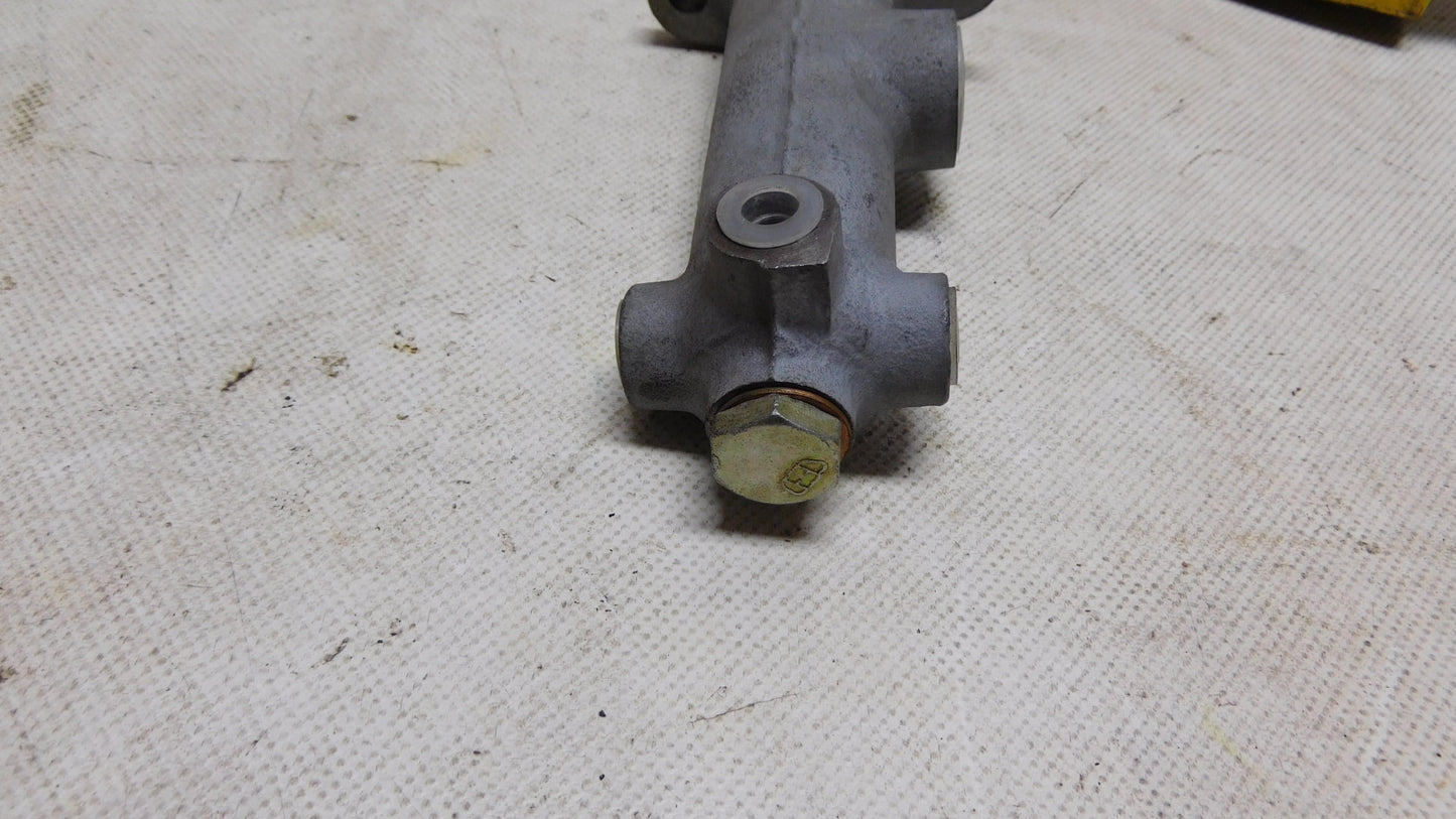 Hauptbremszylinder 7701348483 Renault 4 5 6 Kombi