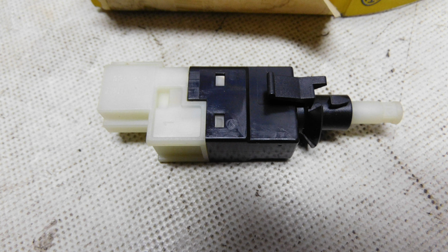 Bremslichtschalter 4-polig 6DD008622881 Mercedes A B E Klasse Viano Vito Sprinter