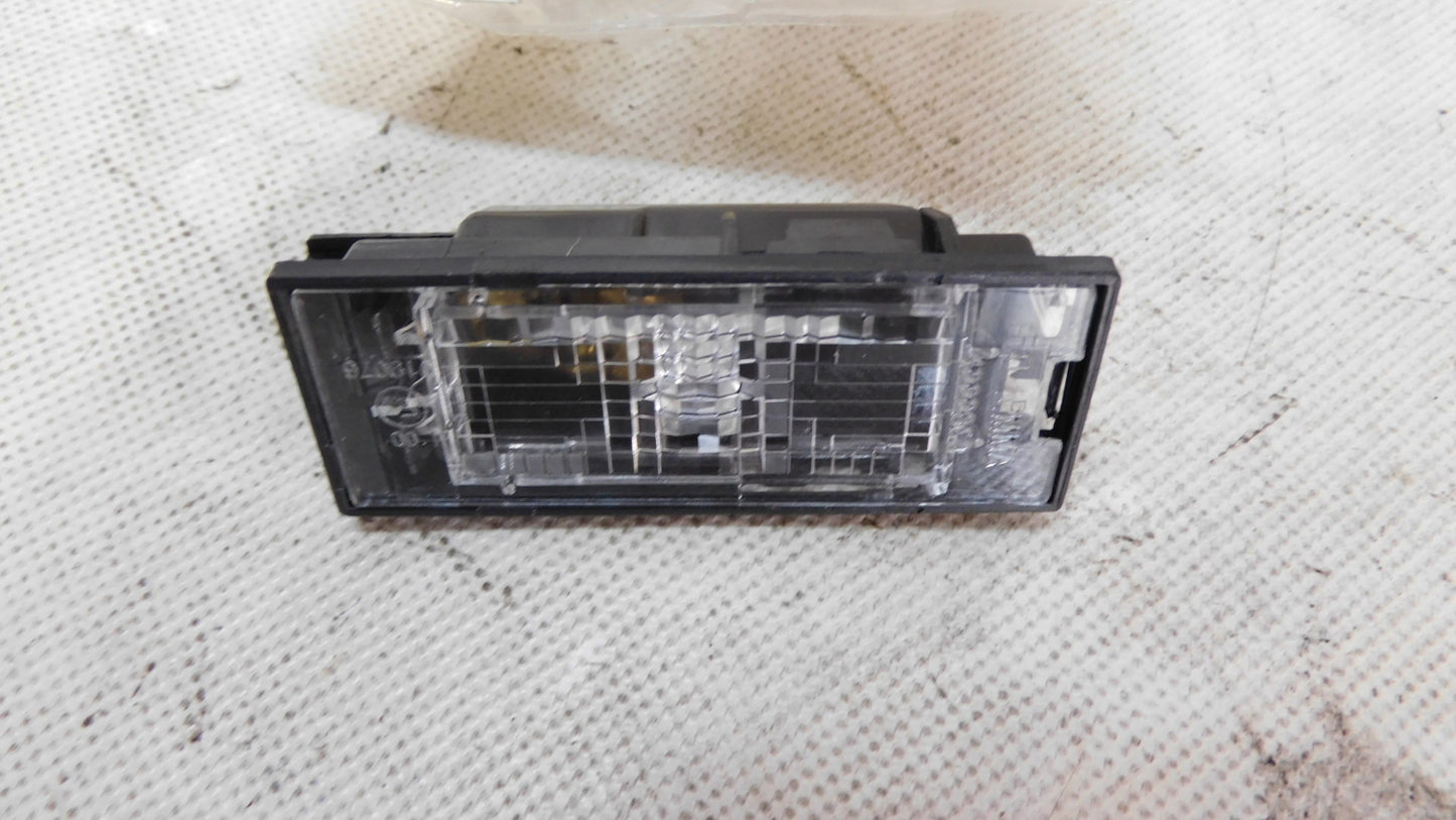 Kennzeichenbeleuchtung 4387920 Renault Master Wind Clio Twingo Mercedes Citan