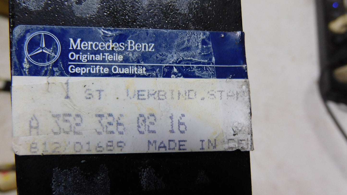 Verbindungsstange Hebel an Führungsplatte A3523260216 Mercedes Benz Baumuster: 353.014 - LS 911 B