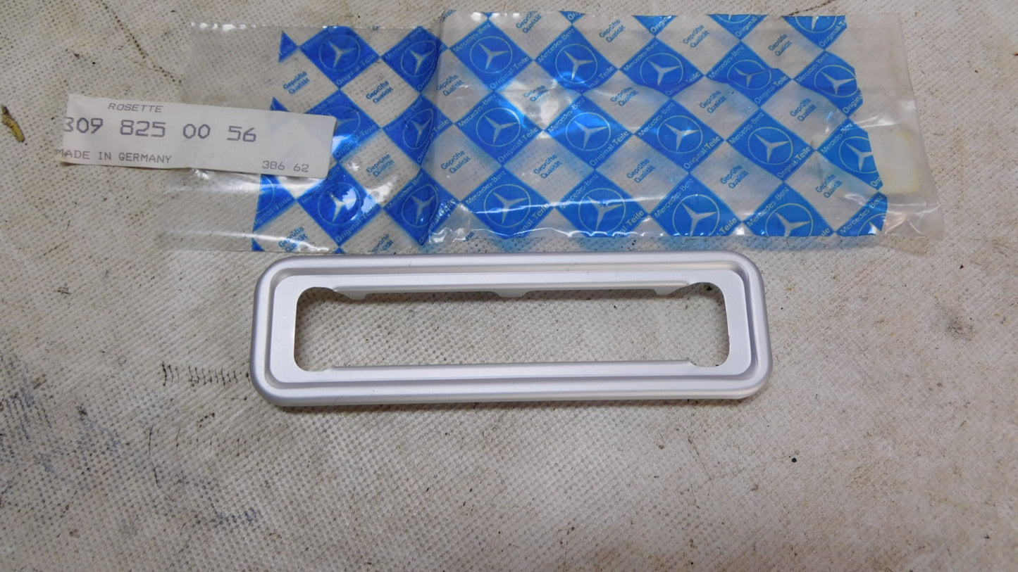 Rosette Deckenleuchte A3098250056 Mercedes Benz G-Klasse 461